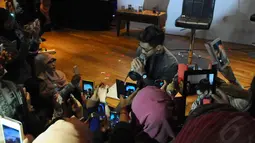 Dalam acara tersebut, para fans juga bisa memainkan berbagai macam games seru dan menyanyi bersama Afgan, Jakarta, Jumat (18/7/14). (Liputan6.com/Andrian M Tunay)