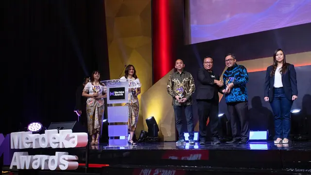 Berkat Inovasi dan Terobosan Program CSR, bank bjb Raih Penghargaan di Ajang Merdeka Awards 2024