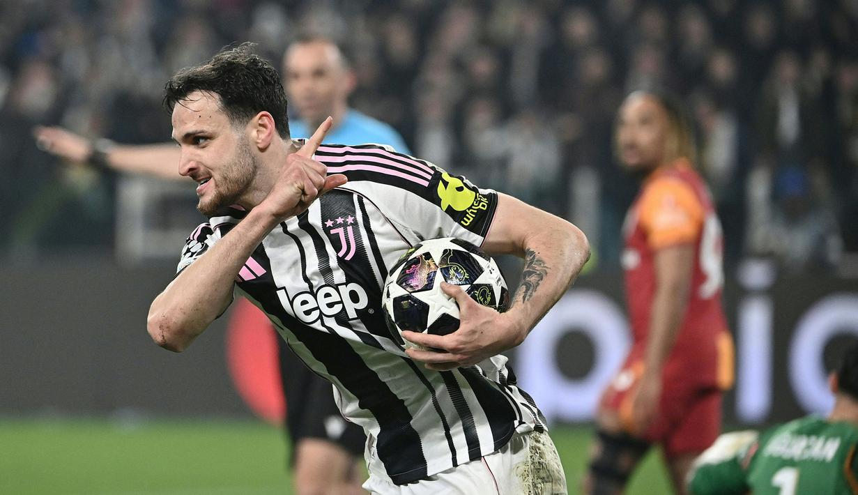 Tiga gol tersebut juga membuat laga diperpanjang hingga ke babak 2x15 menit karena agregat dari kedua tim menjadi 3-3. (AFP/Isabella Bonotto)