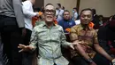 Sebelum sidang dimulai, Immanuel Ebenezer menyatakan kesiapannya bertanggung jawab atas perbuatan yang didakwakan JPU KPK. Tampak dalam foto, tersangka kasus dugaan pemerasan dalam pengurusan sertifikat K3 di Kementerian Ketenagakerjaan yang juga mantan Wakil Menteri Ketenagakerjaan (Wamenaker), Immanuel Ebenezer Gerungan (kiri) sesaat sebelum mengikuti persidangan di Pengadilan Tindak Pidana Korupsi (Tipikor) Jakarta pada Pengadilan Negeri Jakarta Pusat, Senin (19/1/2026). (Kapanlagi.com/Budy Santoso)