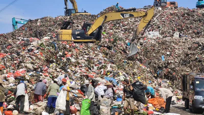 Penanganan sampah di area TPA Cipayung, Kota Depok. (Liputan6.com/Dicky Agung Prihanto)