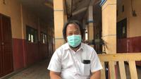 Kepala Puskesmas Pondoh Indramayu, Novie Indra Susanto menerangkan soal kusta ketika ditemui di desa Segeran Indramayu bersama Yayasan NLR Indonesia. (Foto: Liputan6.com/Ade Nasihudin).