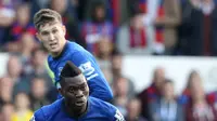 Christian Atsu pemain milik Chelsea yang dipinjamkan ke Everton akhirnya dilepas ke Newcastle United dengan mahar sebesar 7,50 juta poundsterling. (AFP/Lindsey Parnaby)