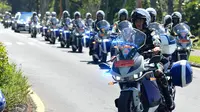 Sejumlah prajurit TNI mengendarai sepeda motor kawal bertenaga listrik untuk melakukan simulasi pengawalan di kawasan Nusa Dua, Badung, Bali, Rabu (15/5/2024). ANTARA FOTO/Fikri Yusuf/YU