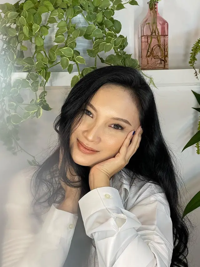 6 Potret Tata Cahyani Mantan Istri Tommy Soeharto, Tinggal di Bali dan Awet Muda