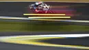 Pembalap ERC Endurance formula EWC, David Checa Carrera berkompetisi dalam ajang 24 Hours of Le Mans yang berlangsung di Sirkuit Bugatti, Prancis, 19 April 2026 waktu setempat. (AFP/Julien De Rosa)