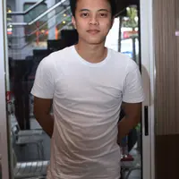 Bisma  Karisma lahir di Bandung 27 November 1990 merupakan penyanyi asal Indonesia yang telah bergabung dengan Boyband SM*SH.  (Andy Masela/Bintang.com)