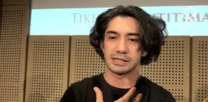 Reza Rahadian Memilih Teater Ketimbang Film?