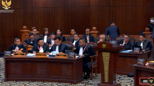 Tim Hukum Prabowo-Gibran dalam sidang sengketa Pilpres 2024 di Ruang Sidang Utama Gedung MK, Jakarta, Kamis (4/4/2024).