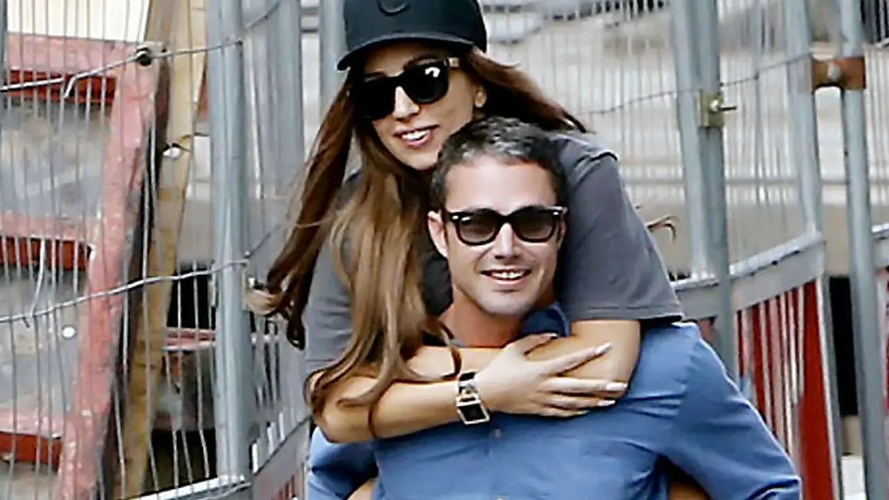 lady-gaga-taylor-kinney-131113c.jpg