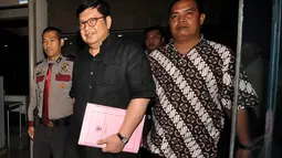 Mantan Menteri BUMN di era Megawati Soekarnoputri, Laksamana Sukardi diperiksa KPK sebagai saksi untuk Sjamsoel Nursalim, Jakarta, Rabu (10/12/2014). (Liputan6.com/Miftahul Hayat)