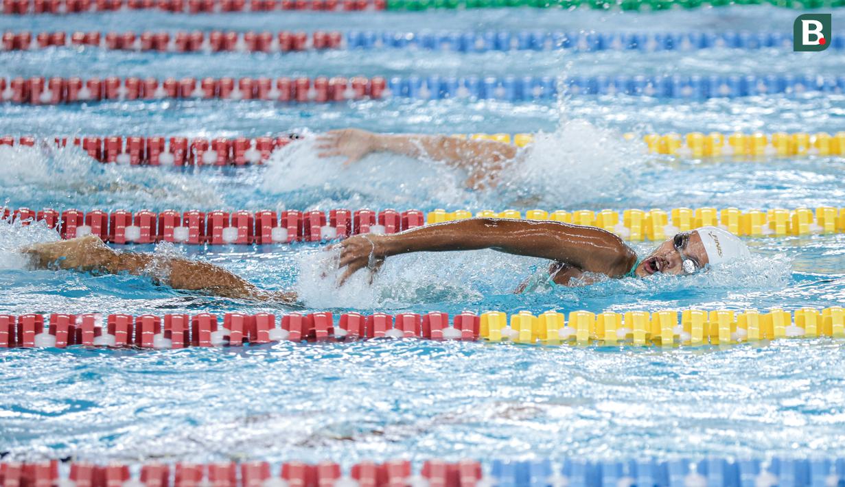 <p>Perenang Indonesia, Adelia Chantika berkompetisi dalam nomor 200 meter Gaya Bebas Putri Indonesia Open Aquatic Championships 2025 di Stadion Akuatik Gelora Bung Karno, Senayan, Jakarta, Rabu (12/11/2025). Adelia tercepat dengan menorehkan waktu 2 menit 5,92 detik. (Bola.com/Bagaskara Lazuardi)</p>