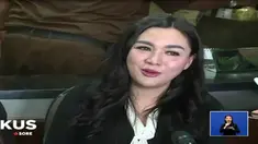 Vicky Shu tak kuat menahan tangis dalam saksi sidang kasus penipuan First Travel.
