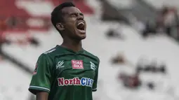 Gelandang PSMS Medan, Alwi Slamat, berteriak saat gagal membobol Sriwijaya FC pada perebutan tempat ketiga Piala Presiden di SUGBK, Jakarta, Sabtu (17/2/2018). PSMS kalah 0-4 dari Sriwijaya. (Bola.com/Vitalis Yogi Trisna)