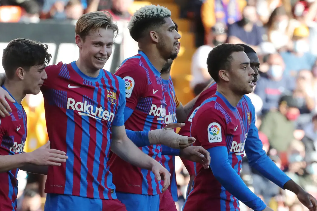 Foto: Aubameyang Cetak Hattrick, Barcelona Sikat Valencia di Liga Spanyol