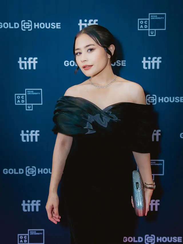 Tampil Menawan, Ini 7 Potret Prilly Latuconsina dalam TIFF 2023 di Kanada