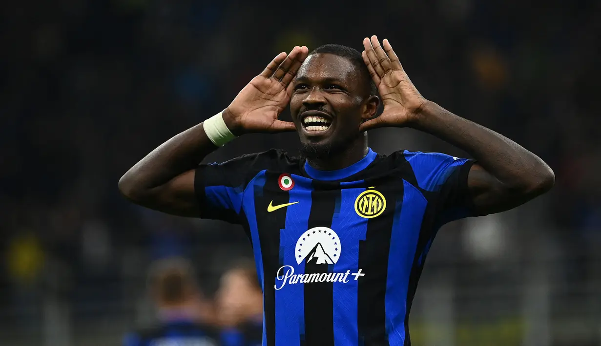 Kekalahan keempat AS Roma di Serie A Liga Italia 2023/2024 terjadi pada pekan ke-10 (29/10/2023) saat kalah 0-1 dari tuan rumah Inter Milan. Satu-satunya gol kemenangan Nerazzurri dicetak oleh Marcus Thuram pada menit ke-81. (AFP/Isabella Bonotto)