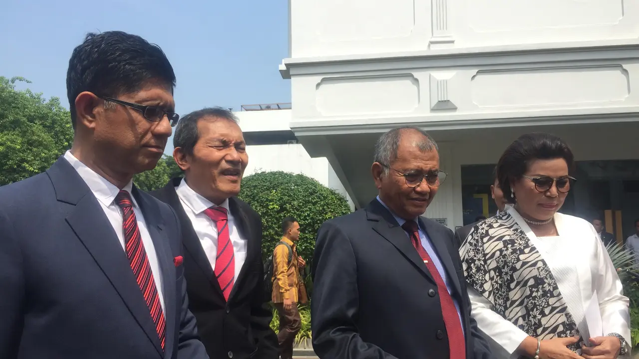 Empat pimpinan KPK lama menyambangi Istana Kepresidenan, menghadiri pelantik pimpinan KPK baru. (Liputan6.com/Lizsa Egeham)