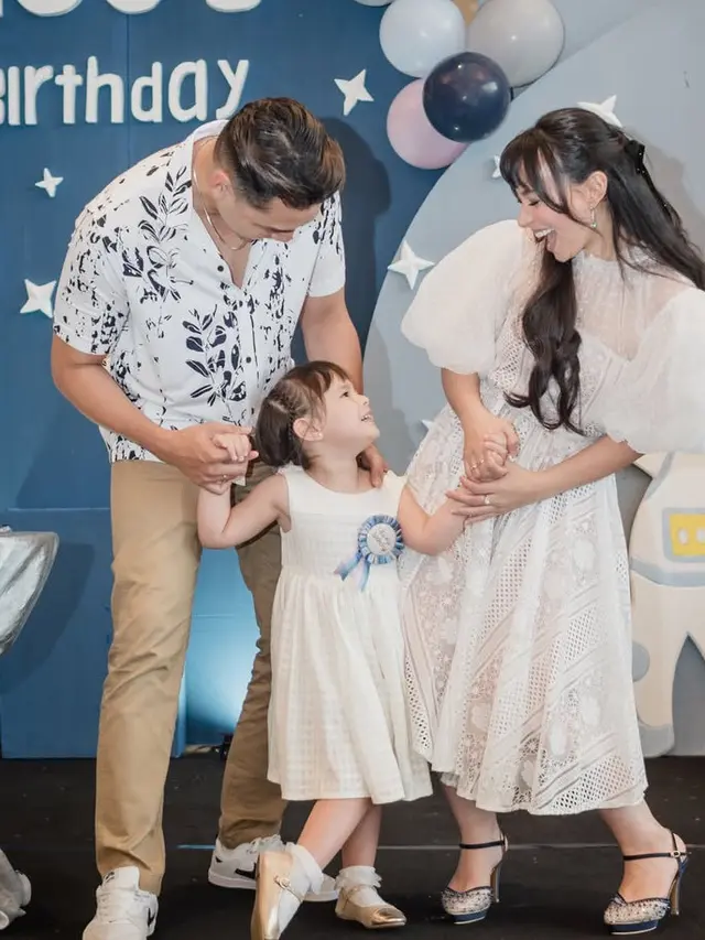 Potret Ulang Tahun Putri Cantik Asmirandah dan Jonas Rivanno Bertema Luar Angkasa. [@asmirandah89]