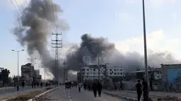 Sejak Rabu (25/6/2025) dini hari, serangan Israel telah menewaskan sedikitnya 78 orang di Jalur Gaza, termasuk di antaranya 14 warga Palestina yang sedang menunggu di dekat pusat distribusi bantuan. (Eyad BABA/AFP)