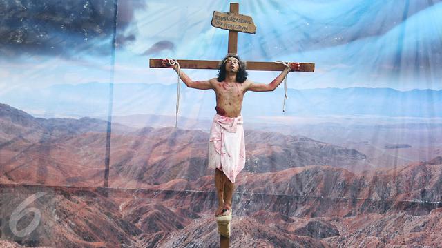 Tangis Haru Jemaat Katedral Iringi Drama Penyaliban Yesus News Liputan6 Com