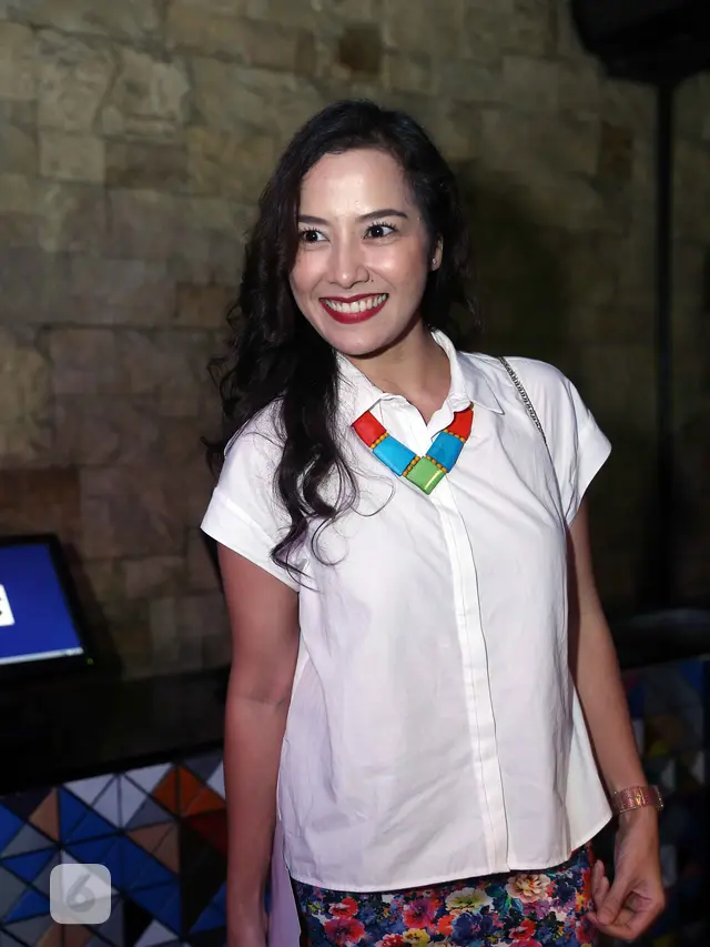 [Bintang] Indra Bruggman Senang dengan Kedekatan Vonny Cornelia dan Atalarik Syah