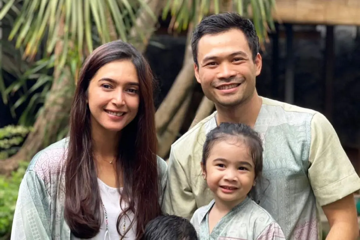 Nabila Syakieb dan keluarga. (Foto: Instagram @nsyakieb85)