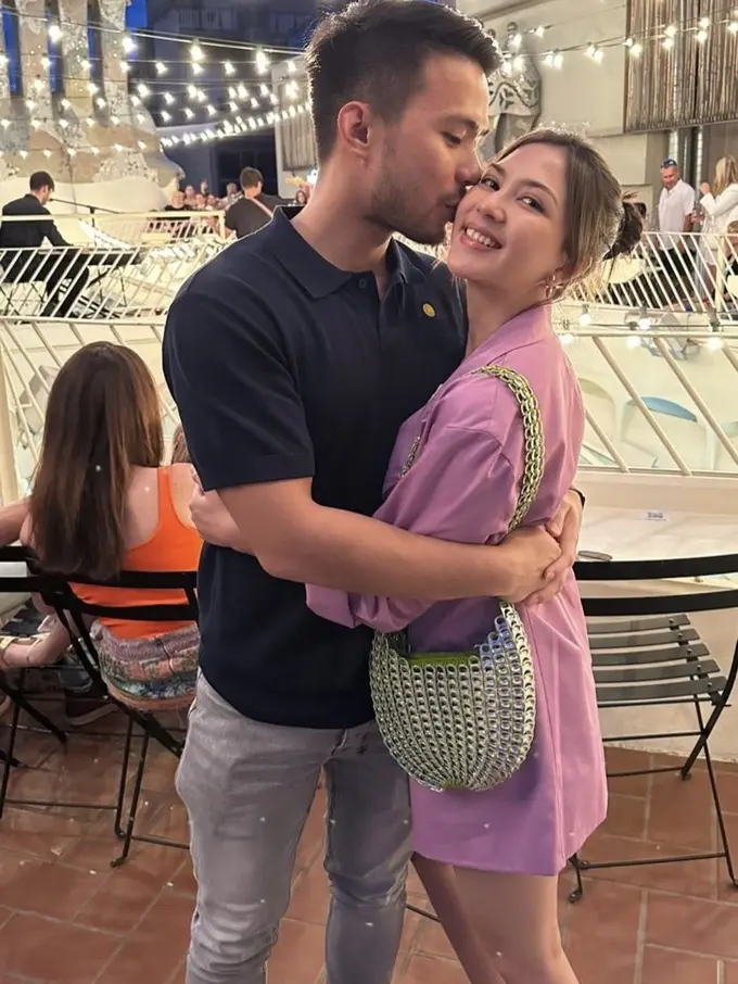 Penampilan Honeymoon Jessica Mila saat di Spanyol