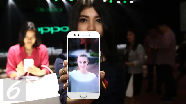 Raisa dan Isyana Ramaikan Peluncuran Oppo F3