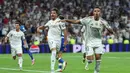 Jelang akhir pertandingan, Kylian Mbappe kembali mencetak gol lewat titik putih pada menit ke-81 yang memastikan Real Madrid menang atas Marseille dengan 2-1. (Thomas COEX/AFP)