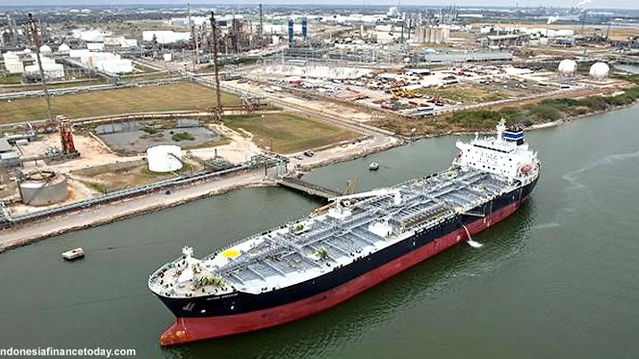 pertamina-kapal-121205b.jpg