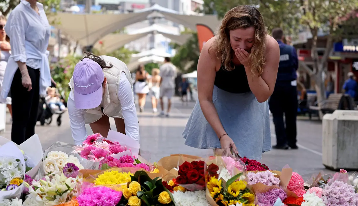Pria tersebut menyerang dan menewaskan enam orang serta melukai belasan lainnya. (DAVID GRAY/AFP)