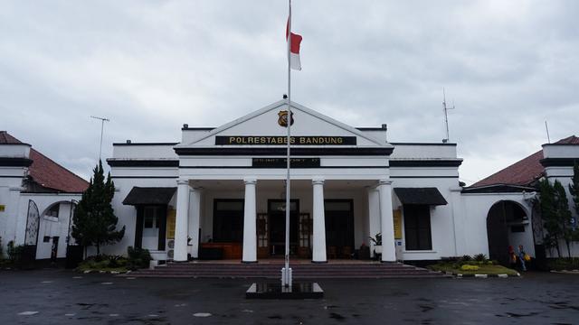 Ayo Jelajah Pagi Di Bangunan Tua Markas Polisi Kota Bandung Regional Liputan6 Com
