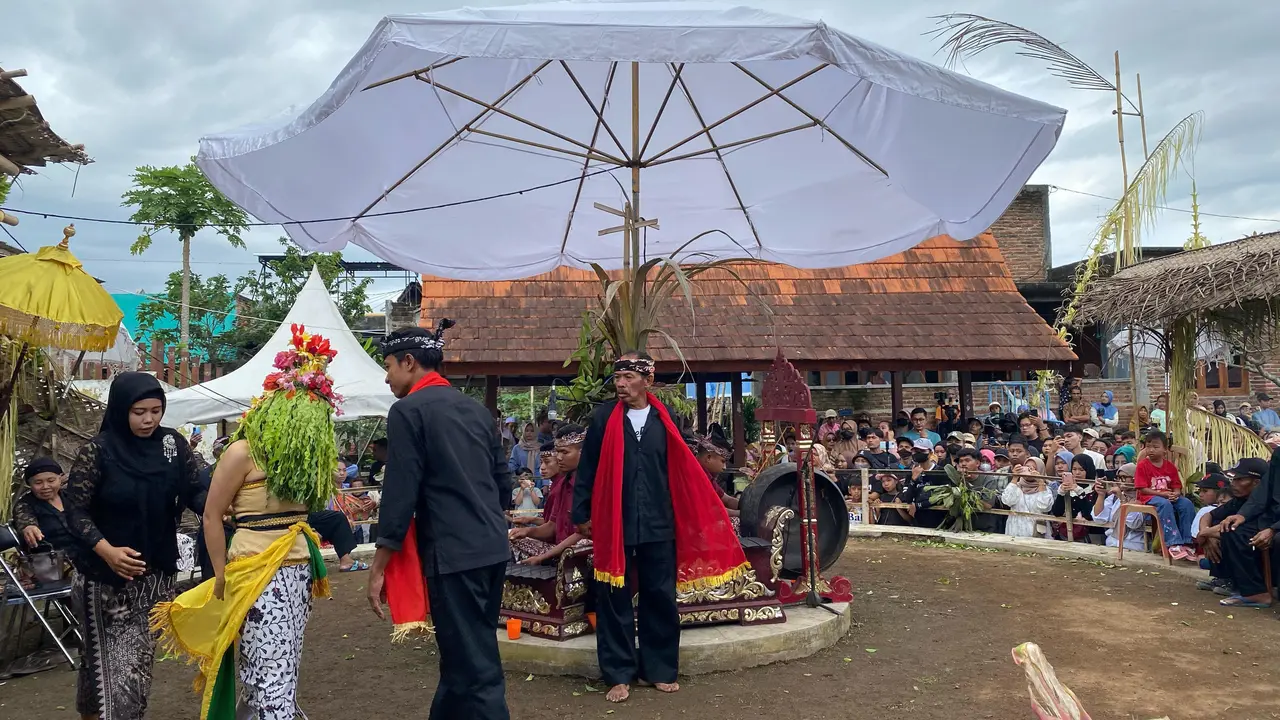 Ritual adat seblang Olehsari kembali digelar sebagai bentuk upacara bersi desa setiap Hari Raya Idul Fitri (Istimewa)