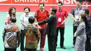 Presiden Jokowi menandatangani peresmian hasil renovasi Istora Senayan, Jakarta, Selasa (23/1). Istora Senayan akan menjadi salah satu arena Asean Games 2018. (Liputan6.com/Angga Yuniar) (Liputan6.com/Angga Yuniar)