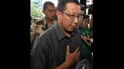 Menteri Agama Lukman Hakim Saifuddin saat tiba di Gedung KPK, Jakarta, Senin (15/12/2014). (Liputan6.com/Miftahul Hayat)