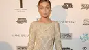 Pertolongan sigap antara Zayn Malik dan Gigi Hadid terhadap fans nya terlihat begitu mengharukan. Zayn Malik dan Gigi Hadid tuai pujian dari banyak netizen. (AFP/Bintang.com)