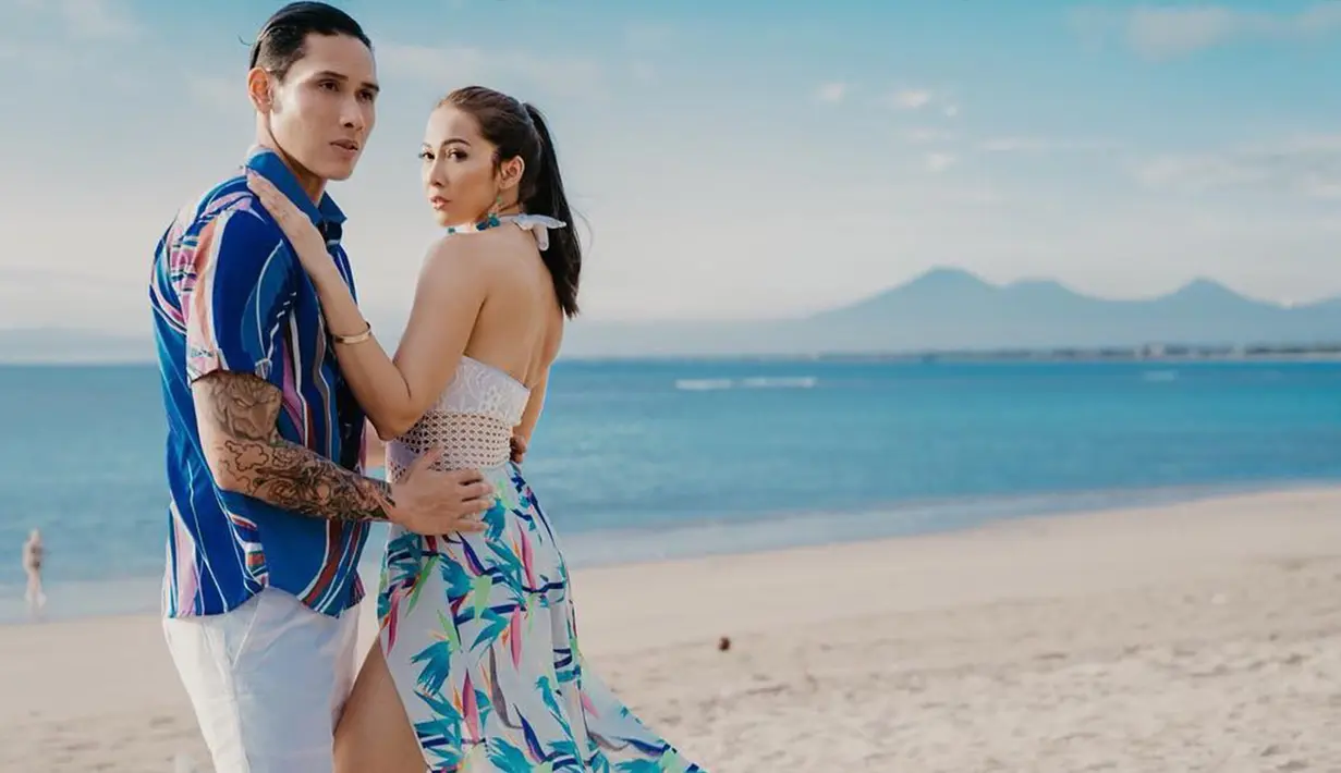 Selain Jennifer Bachdim, Andrea Dian pun hobi berolahraga demi menjaga bentuk tubuhnya agar tetap ideal. Istri dari Ganindra Bimo ini juga tak jarang mengunggah foto dirinya berbusana seksi. (Liputan6.com/IG/andreadianbimo)