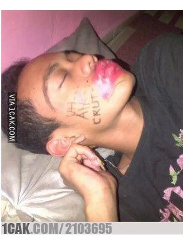 Gambar Lucu Saat Orang Lagi Tidur Ini Kocak Abis