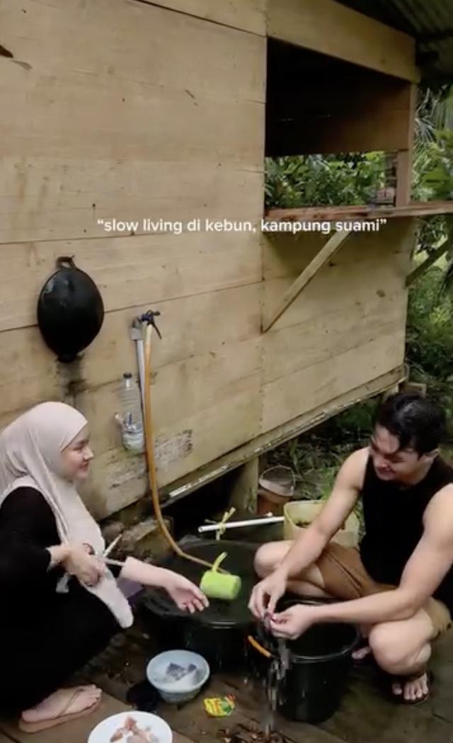 Potret Dapur di Kebun Kampung Halaman Suami Dinda Hauw/Instagram/@dindahw