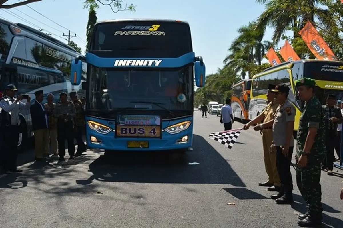 Pemberangkatan calon haji Kabupaten Rembang (Ahmad Adirin/Liputan6.com)