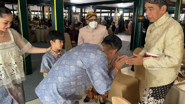 Raffi Ahmad dan Nagita Slavina di nikahan Kaesang-Erina (Instagram/raffinagita1717)