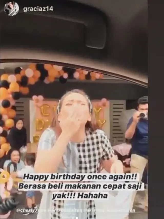 6 Momen Ulang Tahun Drive Thru Cherly Eks Cherrybelle, Seru Banget