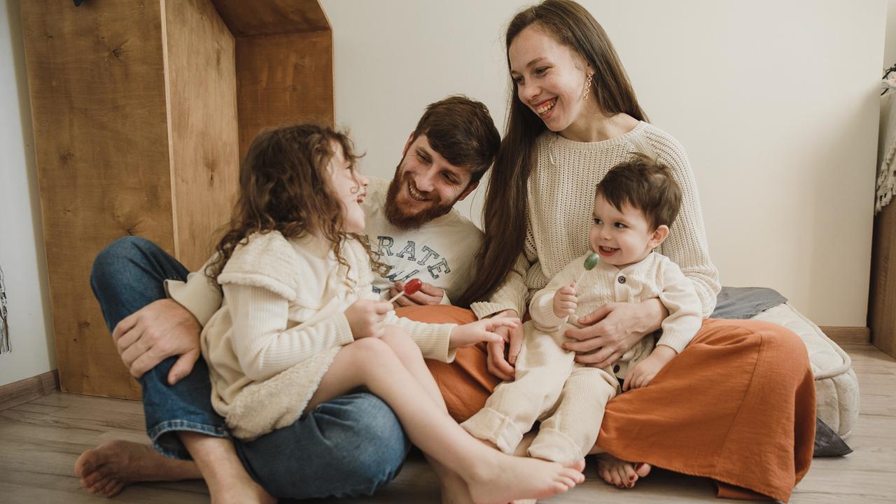 Bangun hubungan emosional