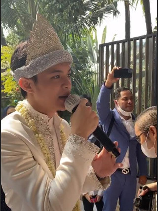 Ciptakan Lagu Khusus Ini 6 Momen Rey Mbayang Nyanyi Untuk Dinda Hauw Hot Liputan6 Com
