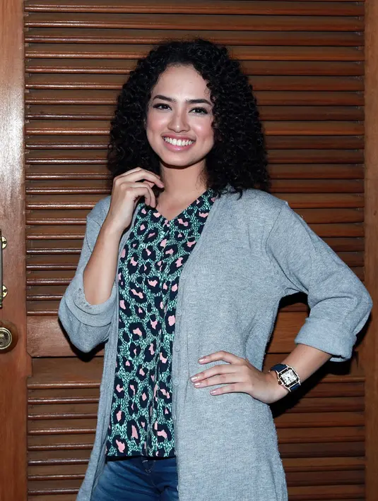 Pertama kali mendengar suara Wizzy, Sandhy Sondoro langsung jatuh cinta, ia mengaku suara Wizzy sempurna dan berkelas dunia. (Deki Prayoga/Bintang.com)