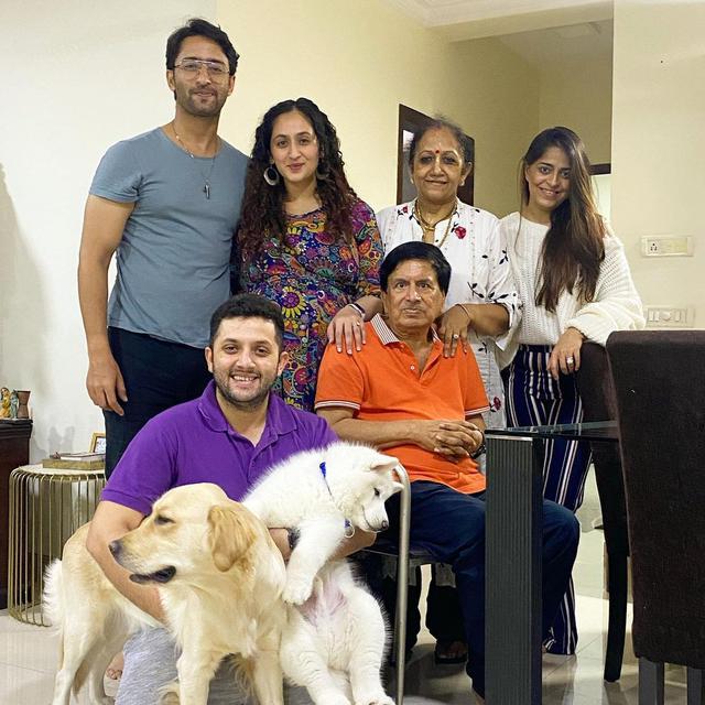 Sedang Hamil Anak Pertama, Ini 5 Potret Terbaru Istri Shaheer Sheikh