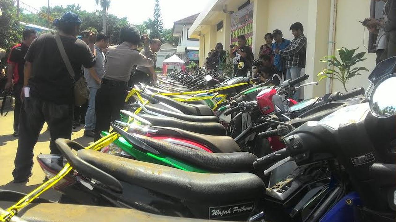 Penyerangan Suporter Aremania