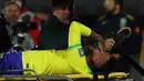 Lima pemain tercatat menempati posisi runner-up dalam daftar top skor sementara Kualifikasi Piala Dunia 2026 Zona Conmebol dengan raihan 2 gol. Striker Timnas Brasil, Neymar mencetak 2 gol dari 4 laga yang telah dijalani pada kualifikasi Piala Dunia 2026 Zona Conmebol. Kedua gol dicetaknya pada matchday pertama saat menang 5-1 atas Bolivia (9/9/2023). Sementara pada tiga laga berikutnya ia gagal menambah jumlah golnya, bahkan pada laga terakhir saat kalah 0-2 dari Uruguay (18/10/2023) ia mengalami cedera parah hingga ditarik keluar di akhir babak pertama. (AFP/Pablo Porciuncula)