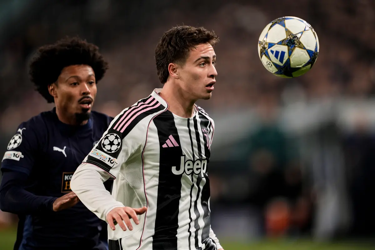 Aksi Kenan Yildiz di laga Juventus vs Pafos di matchday 6 league phase Liga Champions 2025/2026 di Allianz Stadium, Kamis (11/12/2025) dini hari WIB. (Fabio Ferrari/LaPresse via AP)